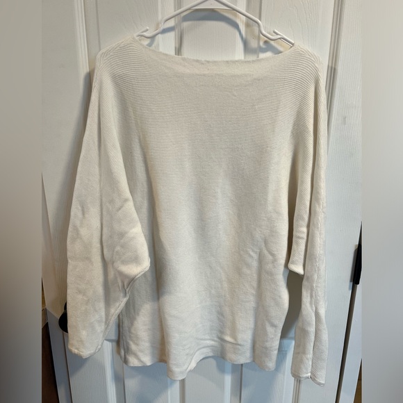 Amazing Sweater, Size Medium - Picture 2 of 3